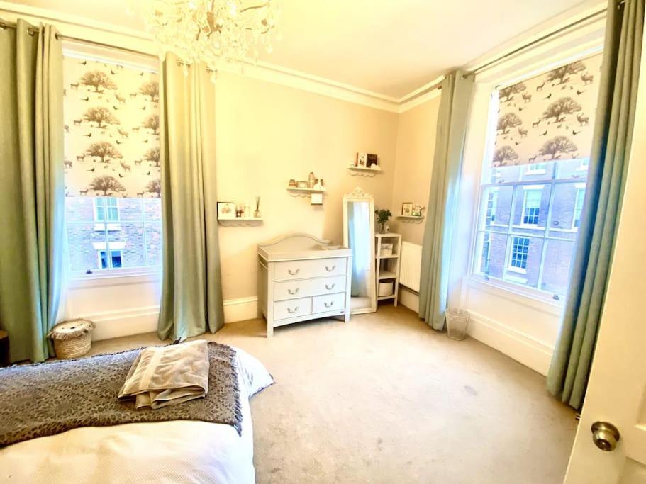 Holiday home Luxury Georgian Townhouse - Central Location