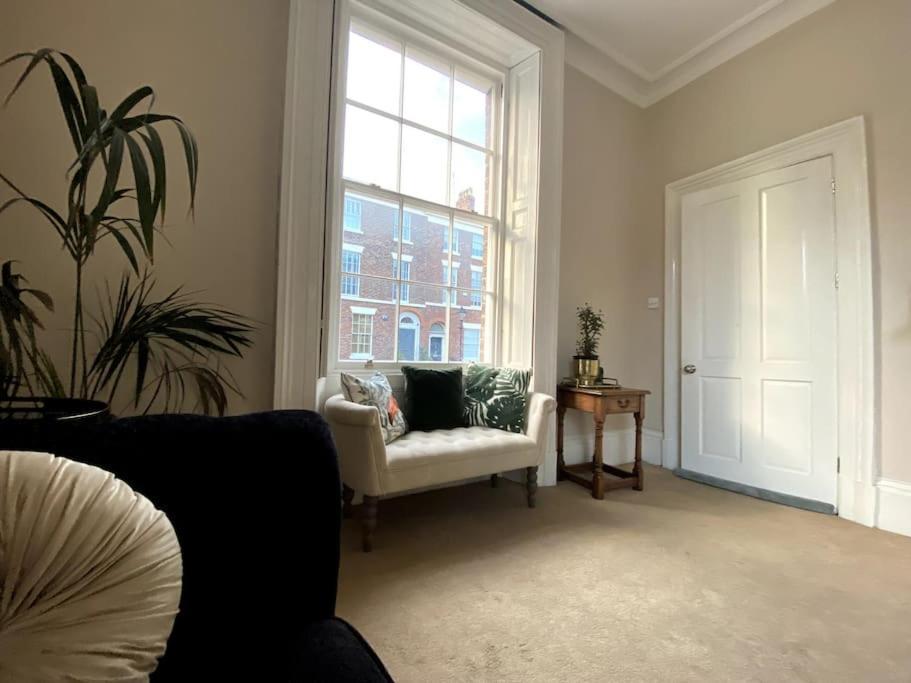 Luxury Georgian Townhouse - Central Location
